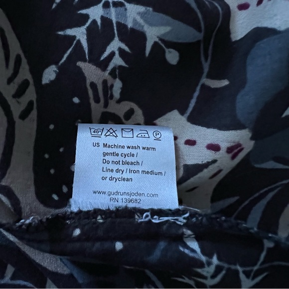 Gudrun Sjoden Tunic Top in Floral Bird Print - Picture 14 of 14